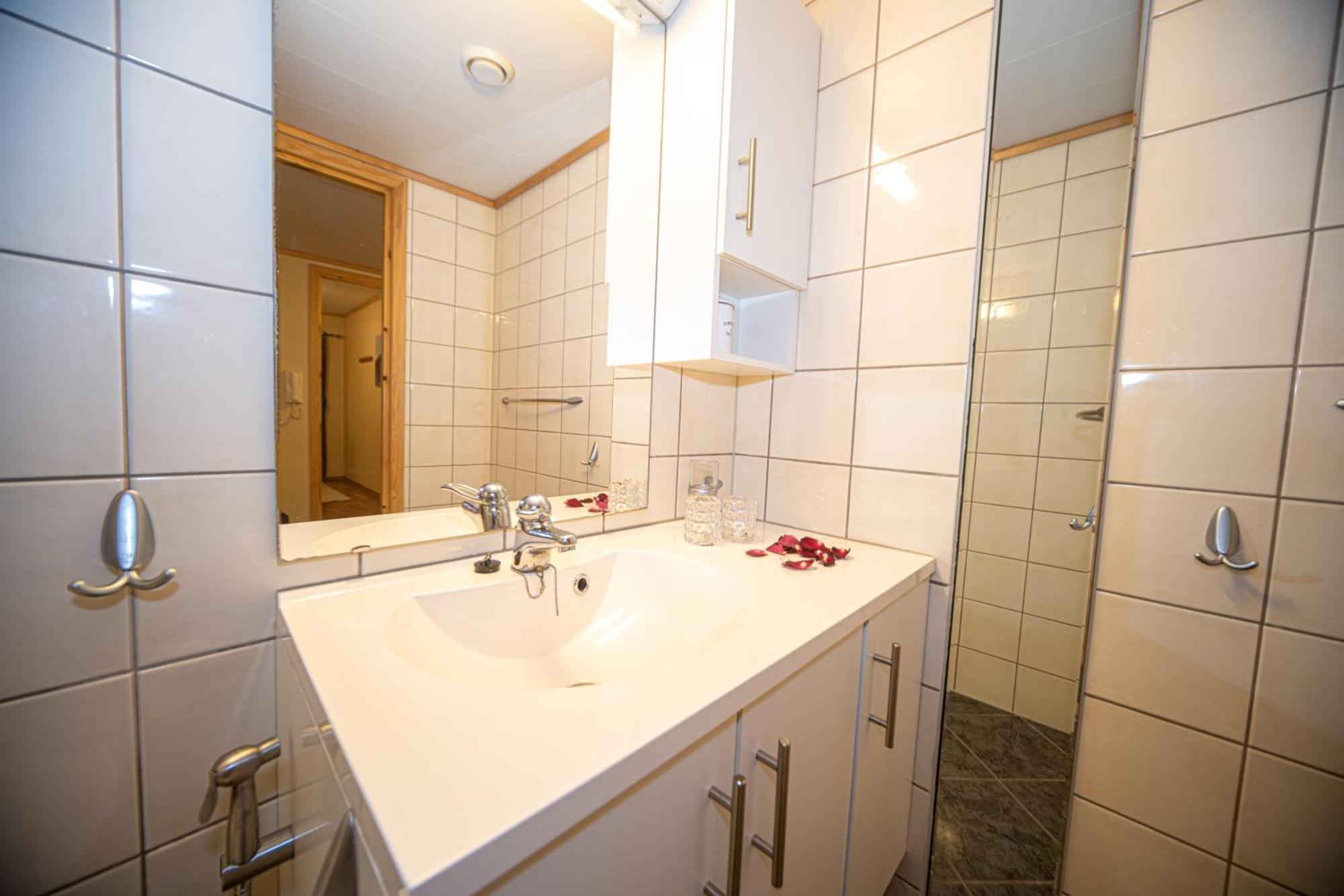 Supersentral 3-Roms Leilighet Med Parkering I Garasje Haugesund Kültér fotó